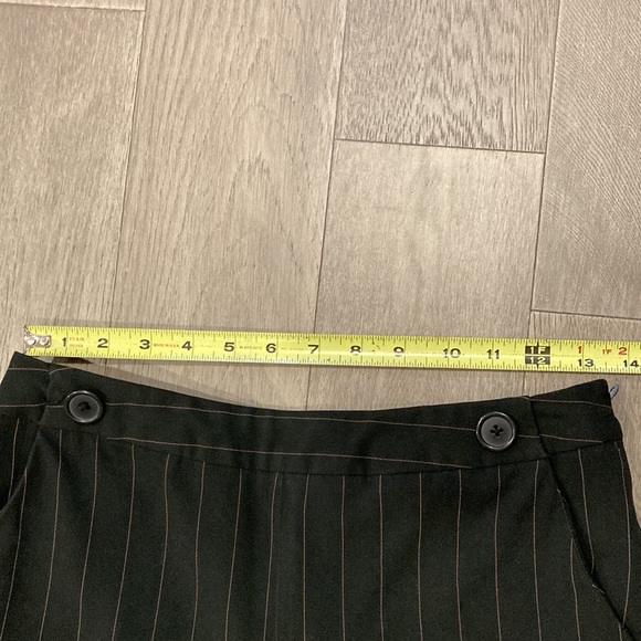 Larry Levine Cropped Pants - Picture 4 of 10